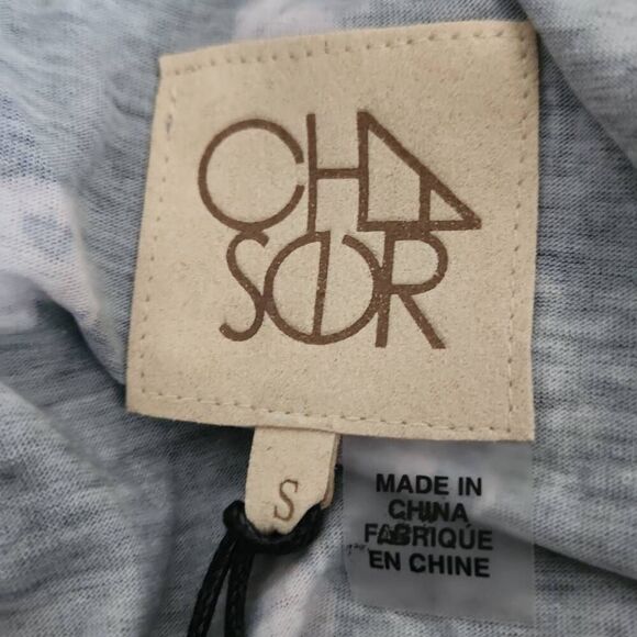 Chaser Ladies Soft Gray Long Sleeve Floral Print Crop Top - Size Small - Picture 5 of 6